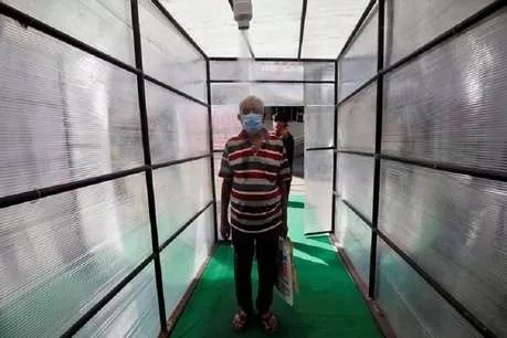 COVID-19: यूपी की तीन जेलों में हुई नई शुरुआत, कोरोना से बचाव के लिए बनी डिसइंफेक्शन टनल