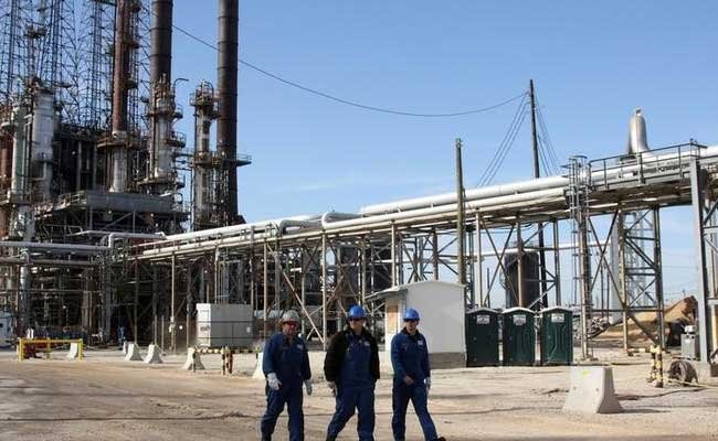 जानिए कच्चे तेल की कीमतों में ऐतिहासिक गिरावट भारत के लिए कैसे है फायदेमंद…