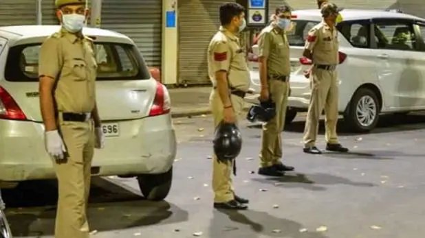 यूपी: नाव पलटने से लॉकडाउन में ड्यूटी कर रहे तीन पुलिसकर्मी डूबे – Corona virus lockdown police drowned yamuna fatehpur uttar pradesh
