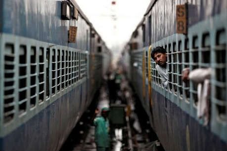 COVID-19: लॉकडाउन में जरूरी चीजों की नहीं होगी किल्लत, रेलवे ऐसे कर रही मदद