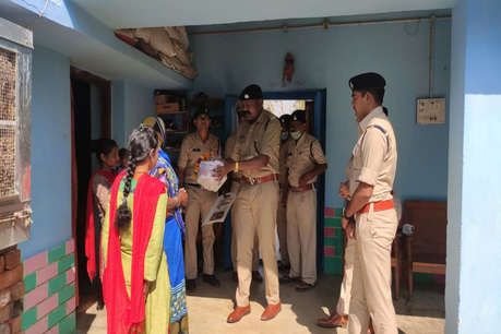 COVID-19: महासमुंद पुलिस की अच्छी पहल, जवान अपने साथियों के लिए रोजाना बना रहे मास्क