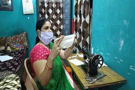 COVID-19: महासमुंद का ये परिवार घर पर ही तैयार कर रहा मास्क, मुफ्त कर रहे सप्लाई COVID-19: महासमुंद का ये परिवार घर पर ही तैयार कर रहा मास्क, मुफ्त कर रहे सप्लाई