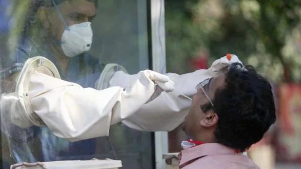 मुंबई: कोरोना वायरस से 36 साल के डॉक्टर की मौत, 24 घंटे में 242 केस – 36 year old doctor from govandi passes away due to covid 19