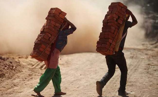 Bihar Lockdown: ईंट भट्ठा और सीमेंट उद्योग को उत्पादन के लिए शर्तों के साथ इजाजत दी