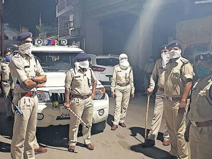 Raipur News In Hindi : FIR on eight people including husband of former mayor who returned from Delhi-Srinagar | दिल्ली-श्रीनगर से लौटे पूर्व महापौर के पति सहित आठ लोगों पर एफआईआर