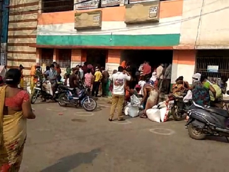 Raipur News In Hindi : Bhilai Coronavirus Outbreak Live | Corona Virus Cases in Chhattisgarh Raipur Bhilai Bilaspur Korba (COVID-19) Cases Death Toll Latest News and Updates | एम्स से तीन और लोगों को मिली छुट्‌टी; रायपुर में आज सिर्फ दूध, दवा और पेट्रोल, प्रदेश में पूरे दिन खुलेंगी सरकारी राशन दुकानें