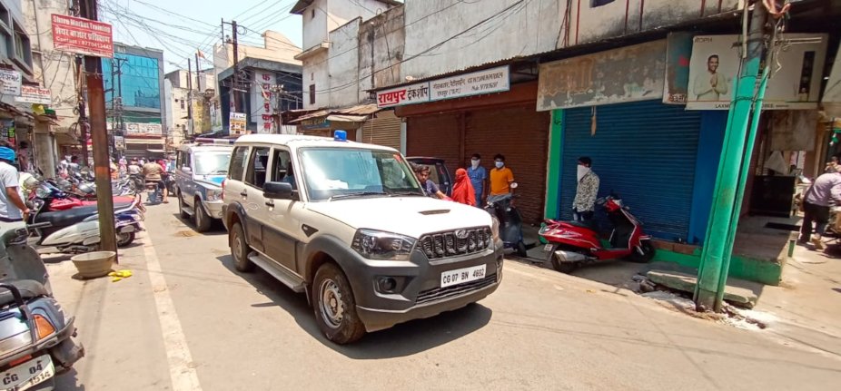 chhattisgarh news, cg news, pn narendra modi announces lockdown 2.0, lockdown extended till 3 may, lock down in india, crowd in raipur market after lock down, छत्तीसगढ़ न्यूज, रायपुर न्यूज, लॉकडाउन, लॉकडाउन न्यूज, पीएम नरेंद्र मोदी ने बढ़ाया लॉकडाउन, 3 मई तक लॉकडाउन बढ़ा, छत्तीसगढ़ में लॉकडाउन, कोरोना वायरस लेटेस्ट अपडेट