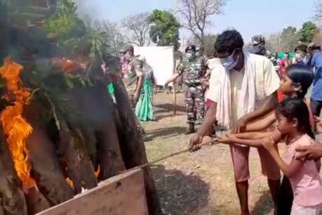 जम्मू में आतंकी हमले में शहीद का शव पहुंचा कोंडागांव, बेटियों ने दी मुखाग्नि