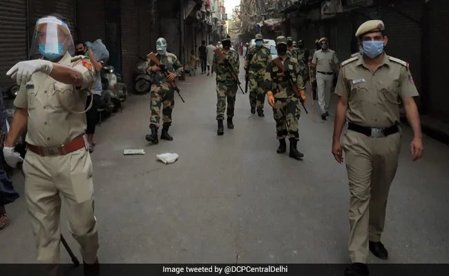Delhi Corona Updates: Delhi cops promise toys to kids as they go out to fight corona keeda