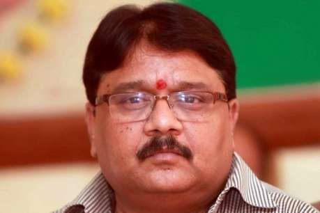 Corona संकट के बीच UP के एमएलसी का ऐलान, CM को देंगे 5 करोड़ की राशि