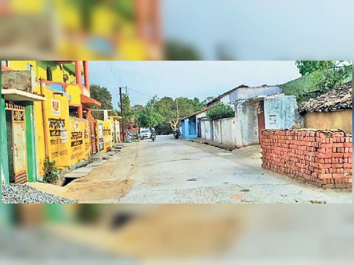 Raipur News In Hindi : Three youths of Devbhag returned from abroad to hide information, now in home isolation | देवभाेग के तीन युवाओं ने विदेश से लौटकर जानकारी छिपाई, अब होम आइसोलेशन में