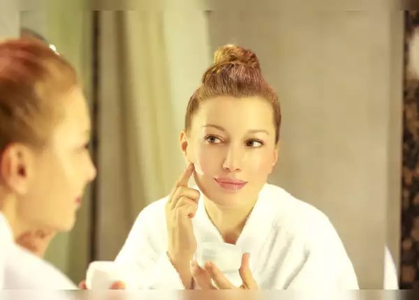 ​5. तब स्‍किन प्रोडक्‍ट्स अच्‍छे से करते हैं काम