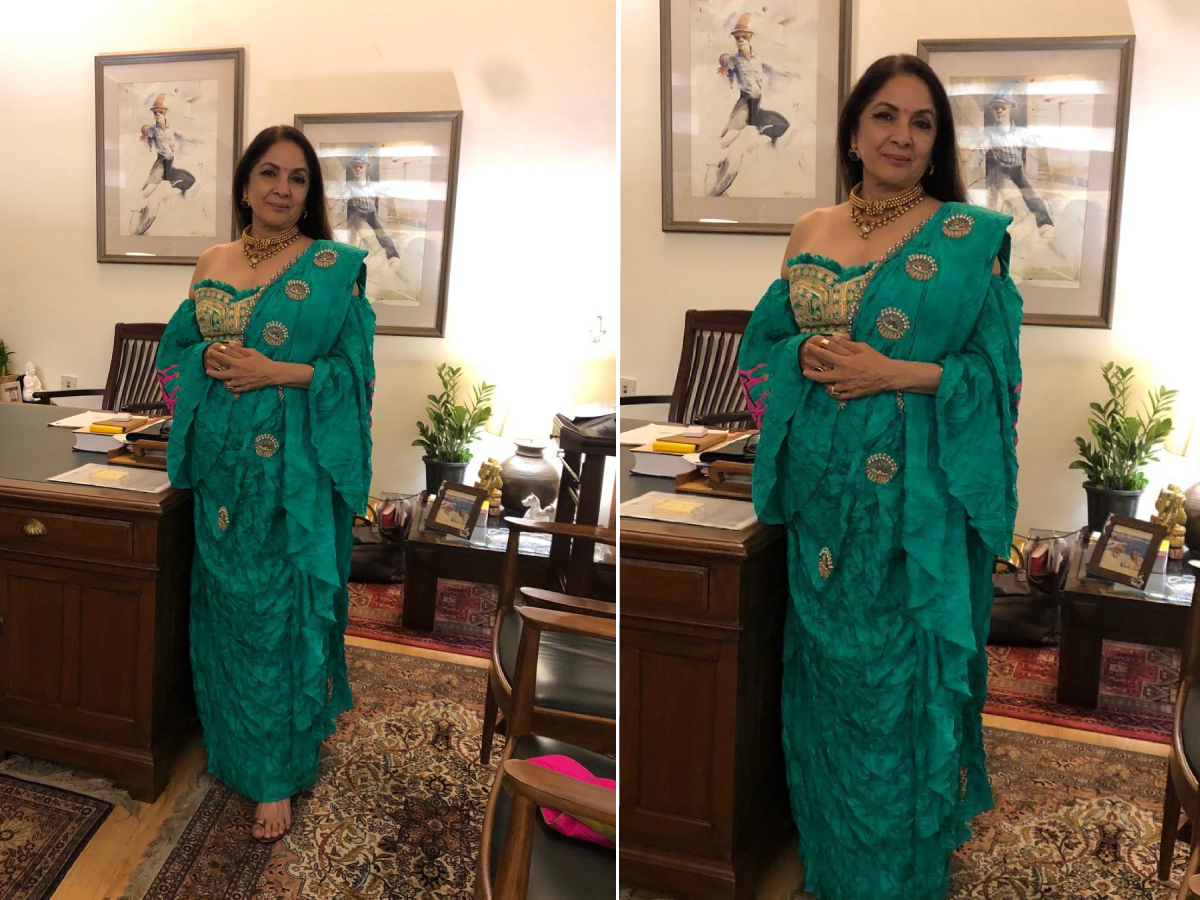 सी ग्रीन ऑफ शोल्डर साड़ी सी ग्रीन ऑफ शोल्डर साड़ी