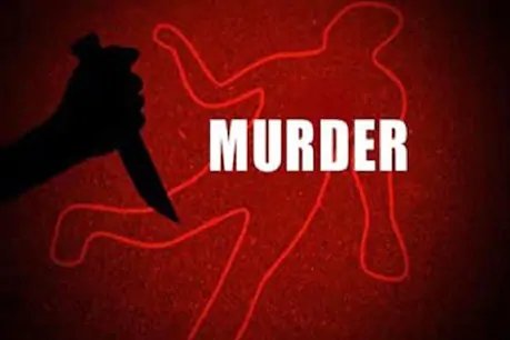 युवक ने पहले पी शराब, फिर मां की हत्या और बहन के साथ की ये हरकत युवक ने पहले पी शराब, फिर मां की हत्या और बहन के साथ की ये हरकत