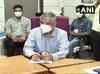 कोरोना से हाहाकार, एम्स डायरेक्टर डॉ. रणदीप गुलेरिया पहुंचे गुजरात, डॉक्टरों को दिए टिप्स 