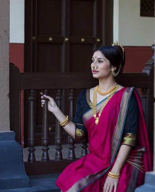 जूलरी से कंप्लीट किया लुक जूलरी से कंप्लीट किया लुक