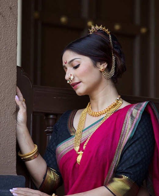 तनीषा पहनी दिखीं महाराष्टीयन साड़ी तनीषा पहनी दिखीं महाराष्टीयन साड़ी