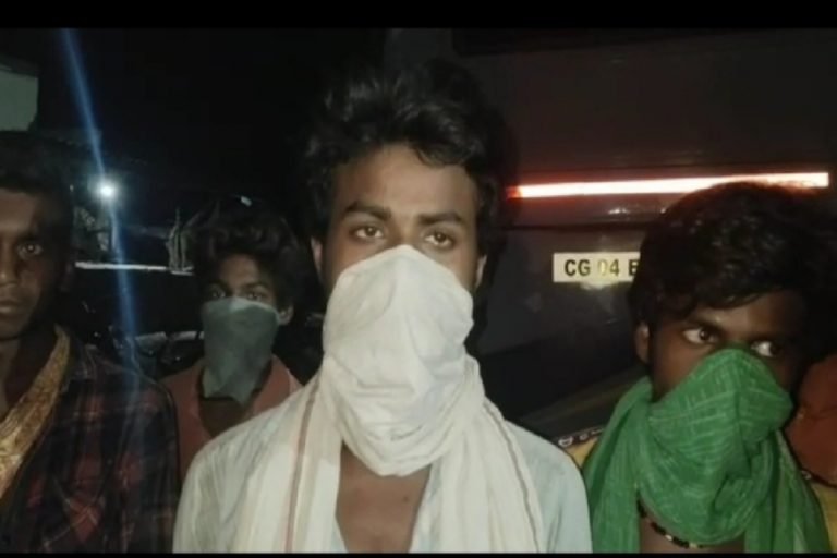 तेलंगाना से बिहार साइकिल पर निकले मजदूर, छत्तीसगढ़ पहुंचते टूटी हिम्मत, बोले- घर पहुंचा दो | sukma – News in Hindi