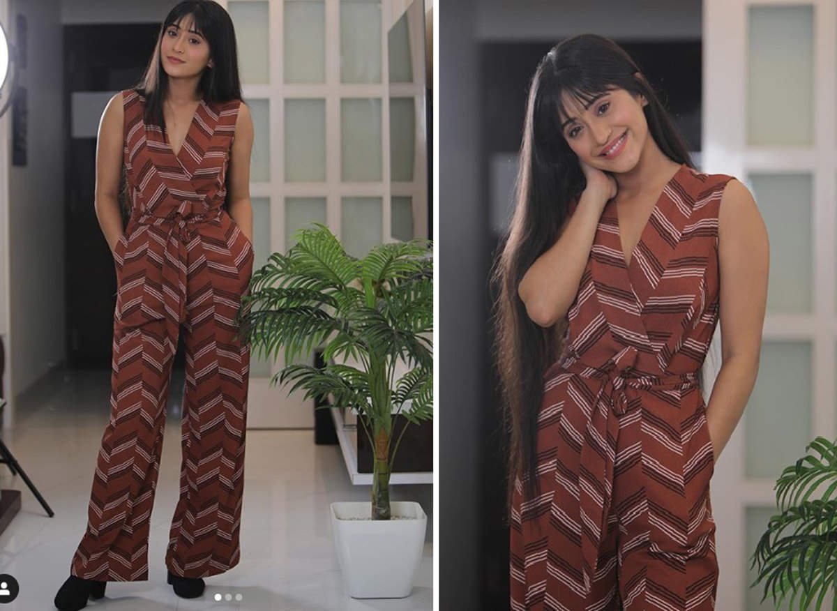 जंपसूट में लगती हैं क्यूट