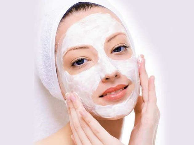 Skin Care: दाग-धब्‍बे मिटाकर 1 ही दिन में गोरा बनाएगा मैदा, ऐसे करें इस्‍तेमाल