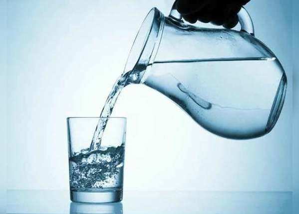 ​पेशाब की जलन दूर करने का उपाय पानी