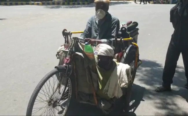 Delhi Lockdown: लोगों ने दुकान लूट ली, विकलांग अब रोजी-रोटी के संकट से घिरा