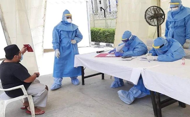 Coronavirus: महाराष्ट्र ने केरल से 50 विशेषज्ञ डॉक्टरों और 100 नर्सों को भेजने की मांग की