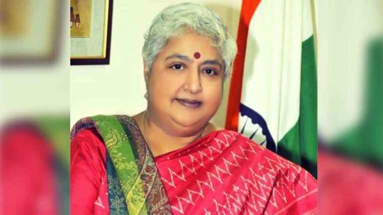 Indian mission starts a shelter to house stranded Indians in Chile 270 register for repartriation|चिली में फंसे भारतीयों को आश्रय दे रहा है भारतीय दूतावास, 270 लोग देश वापस लौटना चाहते हैं