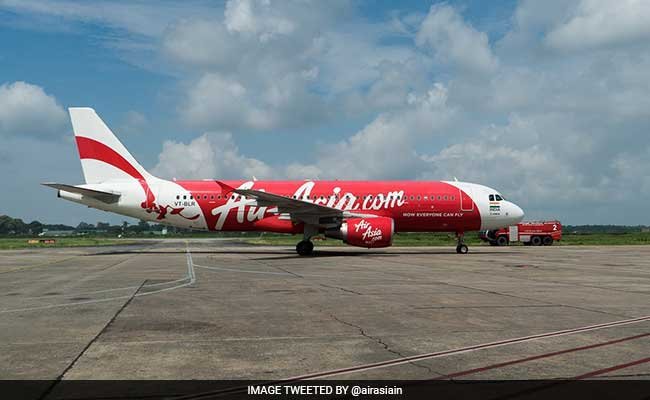 जयपुर से हैदराबाद जा रही AirAsia फ्लाइट की इमरजेंसी लैंडिंग, 70 यात्री थे सवार