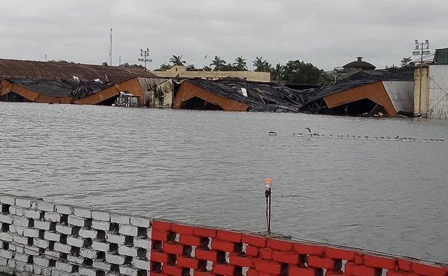 चक्रवाती तूफान अम्फन (Cyclone Amphan) ने मचाई तबाही: पश्चिम बंगाल में 12 लोगों की मौत, कई घर तहश-नहश