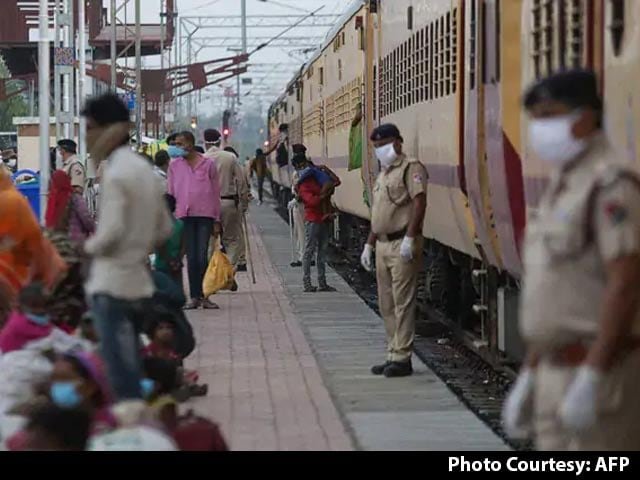 नोएडा से बिहार जाने वाले प्रवासी मजदूरों के लिए दादरी और दनकौर रेलवे स्टेशनों से चलेंगी चार ट्रेनें, पढ़ें पूरी डिटेल