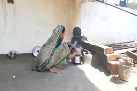 धमतरी: तीन पीढ़ियां गुजर गईं, 60 साल बाद भी सम्मान को तरस रहा सेनानियों का ये गांव धमतरी: तीन पीढ़ियां गुजर गईं, 60 साल बाद भी सम्मान को तरस रहा सेनानियों का ये गांव