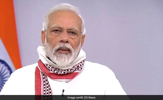 पीएम नरेंद्र मोदी ने पाकिस्तान में हुई विमान दुर्घटना पर दुख जताया, किया ट्वीट...