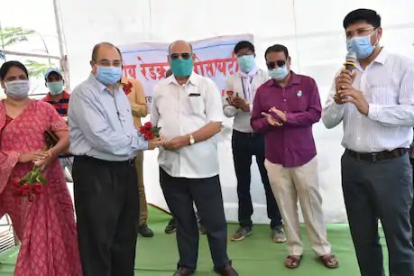 महासमुंद में रेडक्रॉस ने किया कोरोना वॉलंटियर्स का सम्मान, 'गिफ्ट' देकर बढ़ाया हौसला