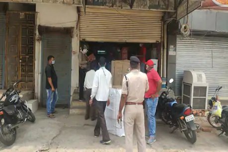 रायपुर: पंडरी में बिना अनुमति खुली 7 दुकानें, निगम ने ठोका 14000 का जुर्माना