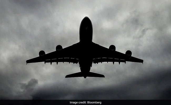 हवाई यात्रा के बाद क्वारेंटाइन की व्यवस्था में किया गया बदलाव, मंत्री बोले- व्यवहारिक तरीका अपनाएंगे