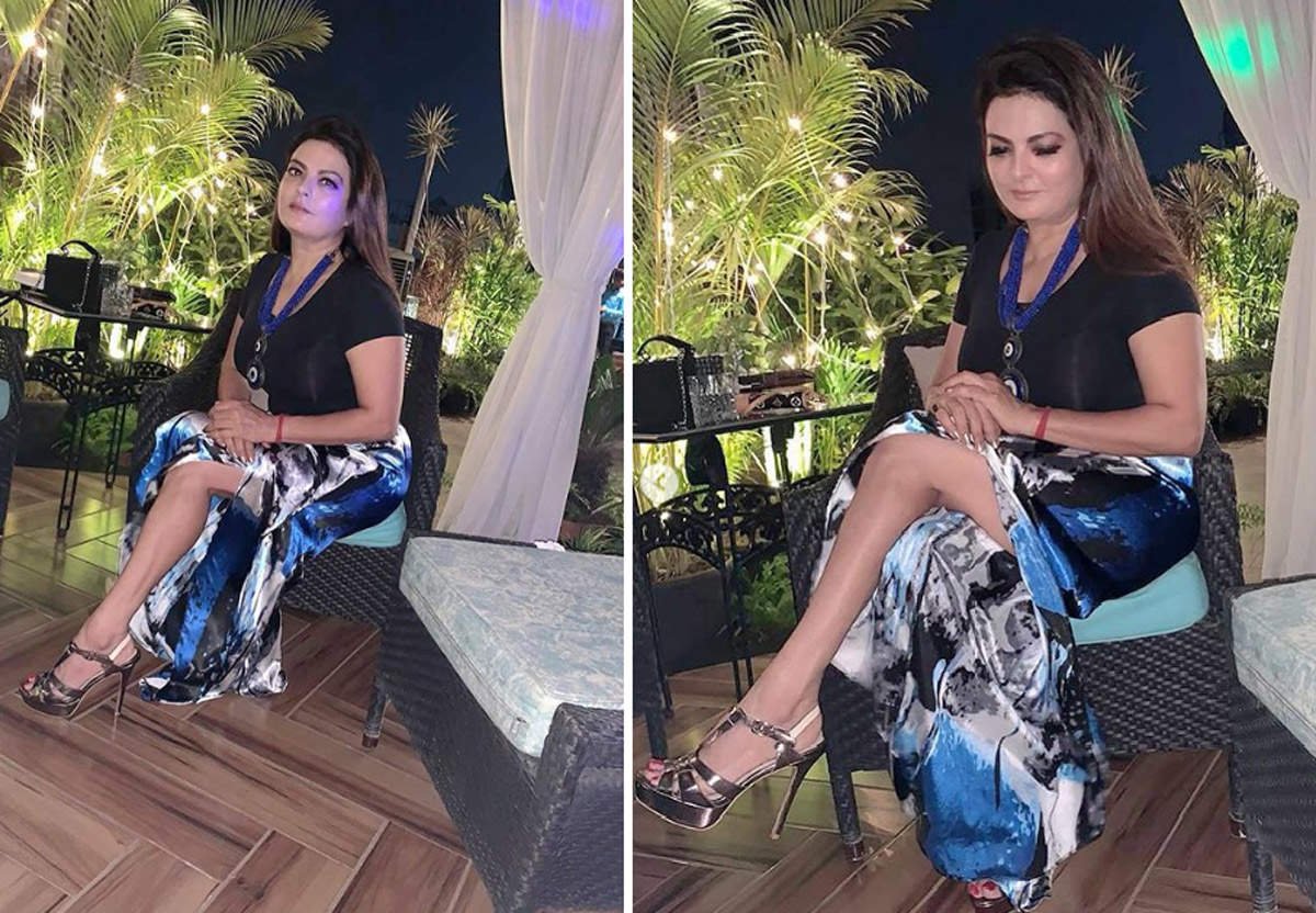स्लिट ड्रेस स्लिट ड्रेस