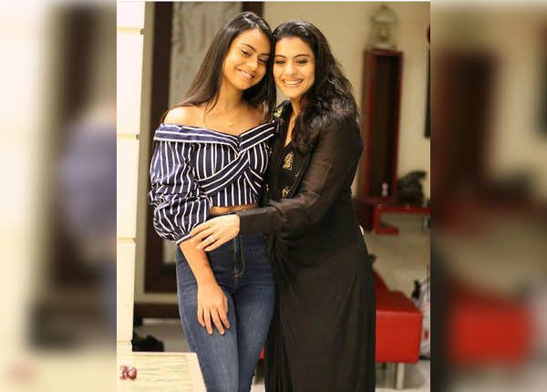 ऑफ शोल्डर टॉप्स