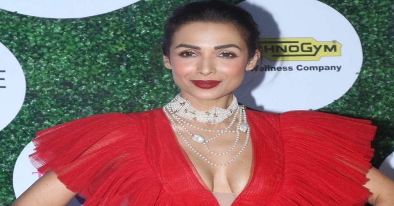 malaika trolled for bold dress: जब मलाइका अरोड़ा के छोटे कपड़े देख लोगों ने मारा ताना, ‘बिकीनी ही पहन लेतीं’ – malaika arora black shimmery cutout dress was criticized for bold look