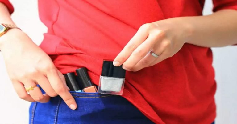 disorder causes urge to steal things: Kleptomania: रईसजादों को भी चोर बना देता है ये मेनिया – kleptomania is a disorder causes irresistible urge to steal things