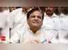 संदेसारा घोटाला मामले में कांग्रेस के वरिष्ठ नेता अहमद पटेल से पूछताछ करने पहुंची ईडी की टीम 