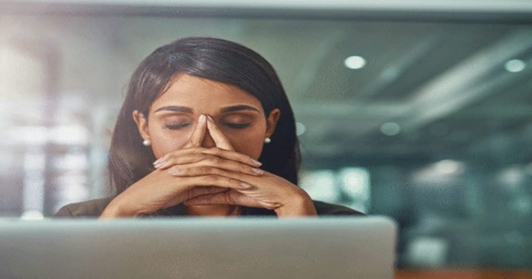 how to take care of mental health: Mental Fitness Tips: माहौल का शिकार बनकर रोने से बेहतर है यह तरीका – how to take care of mental health and office work pressure during lock down
