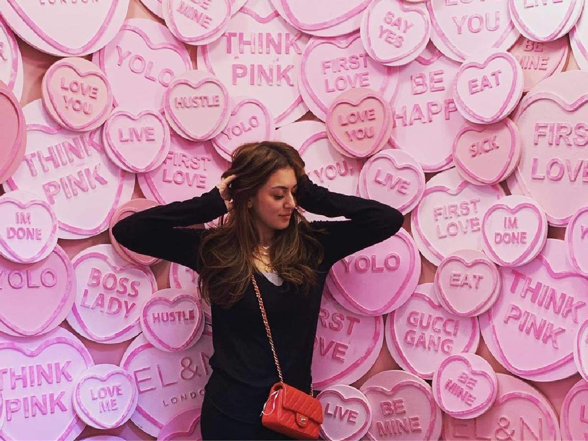 चैनल स्लिंग बैग