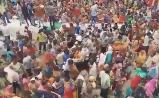 केंद्रीय मंत्री के जन्मदिन के कार्यक्रम का VIDEO वायरल होने के बाद पुलिस ने दर्ज किया मामला