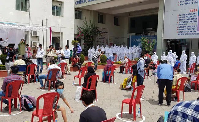 Covid-19 Pandemic: Rapid discharge policy making difficult to fulfil the complications of elderly and sick patients – सरकार की डिस्चार्ज पॉलिसी पर सवाल, कई बीमार-बुजुर्ग कोरोना से जंग तो जीते लेकिन जारी है संघर्ष