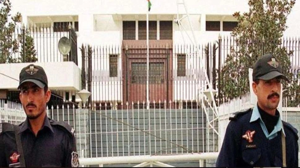 576735-officers-missing-in-pakistan.jpg