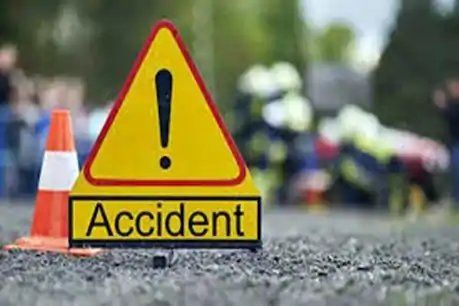 कार ड्राइविंग सीख रही महिला ने 8 साल के बेटे को मारी टक्कर, बच्चे की मौत से सदमे में है मां