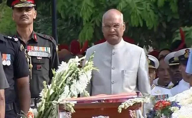 राष्ट्रपति ने लद्दाख में जान गंवाने वाले सैनिकों को किया नमन, कहा, ''इनकी वीरता देश सदा..'