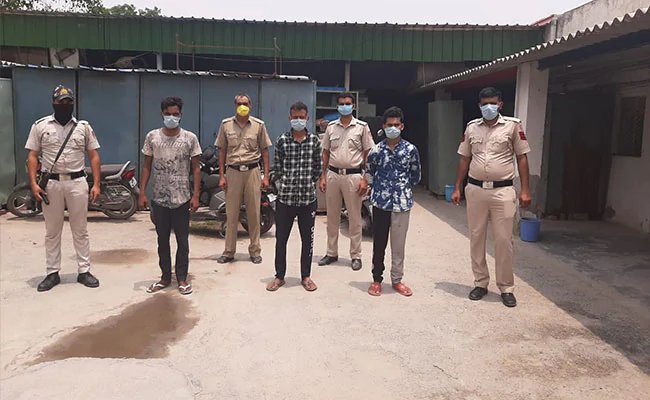 Accused of Rs 100 crore fraud Candy Baba Police remand extended – सस्‍ते सोने के नाम पर ठगी करने वाले कैंडी बाबा की पुलिस रिमांड बढ़ी, यूं जीतता था लोगों का भरोसा..