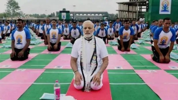 अंतरराष्ट्रीय योग दिवस आज, प्रधानमंत्री नरेंद्र मोदी करेंगे देश को संबोधित – International yoga day pm narendra modi yoga day celebration live updates